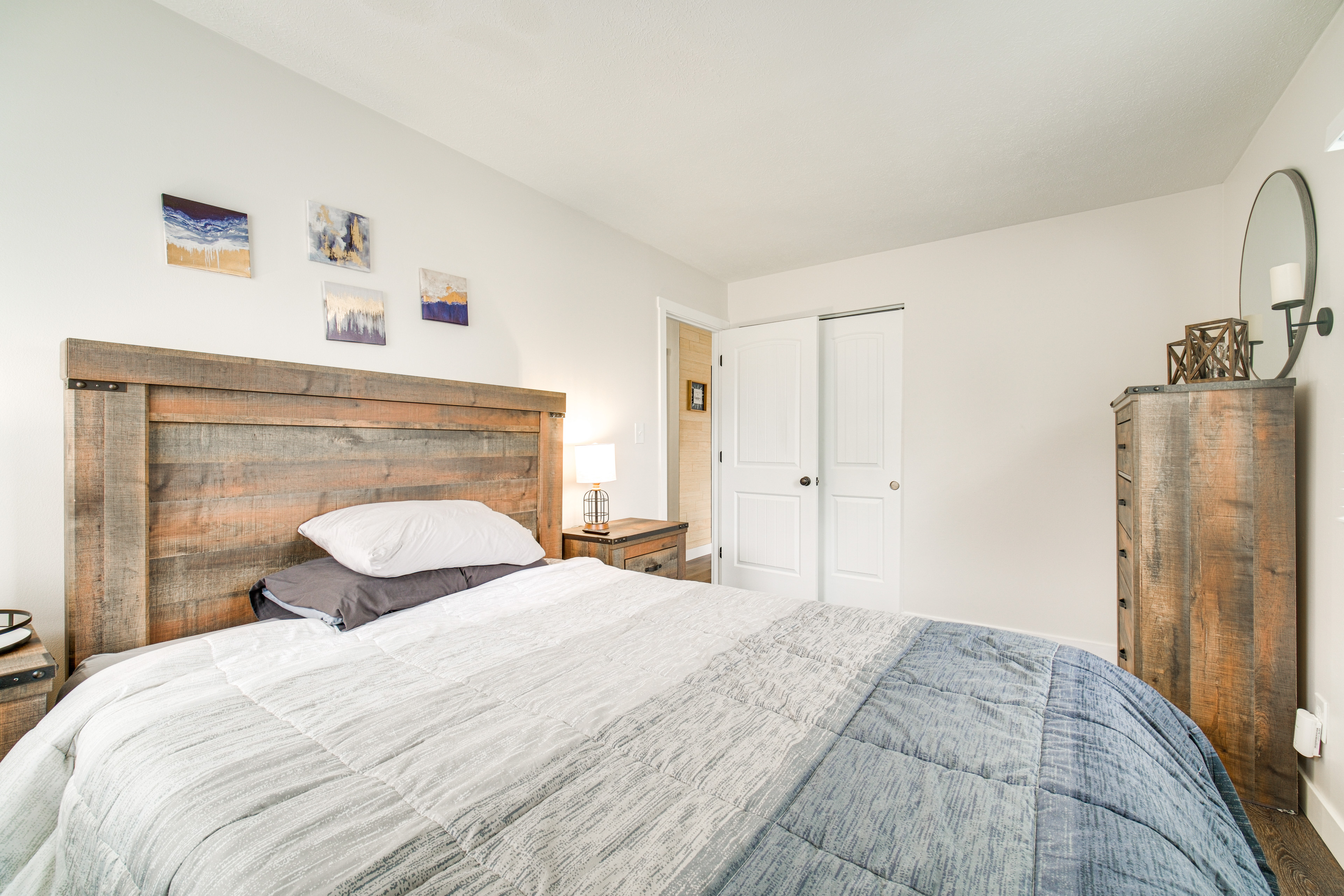 Walk to Marina: Home w/ Hot Tub in Mentor!