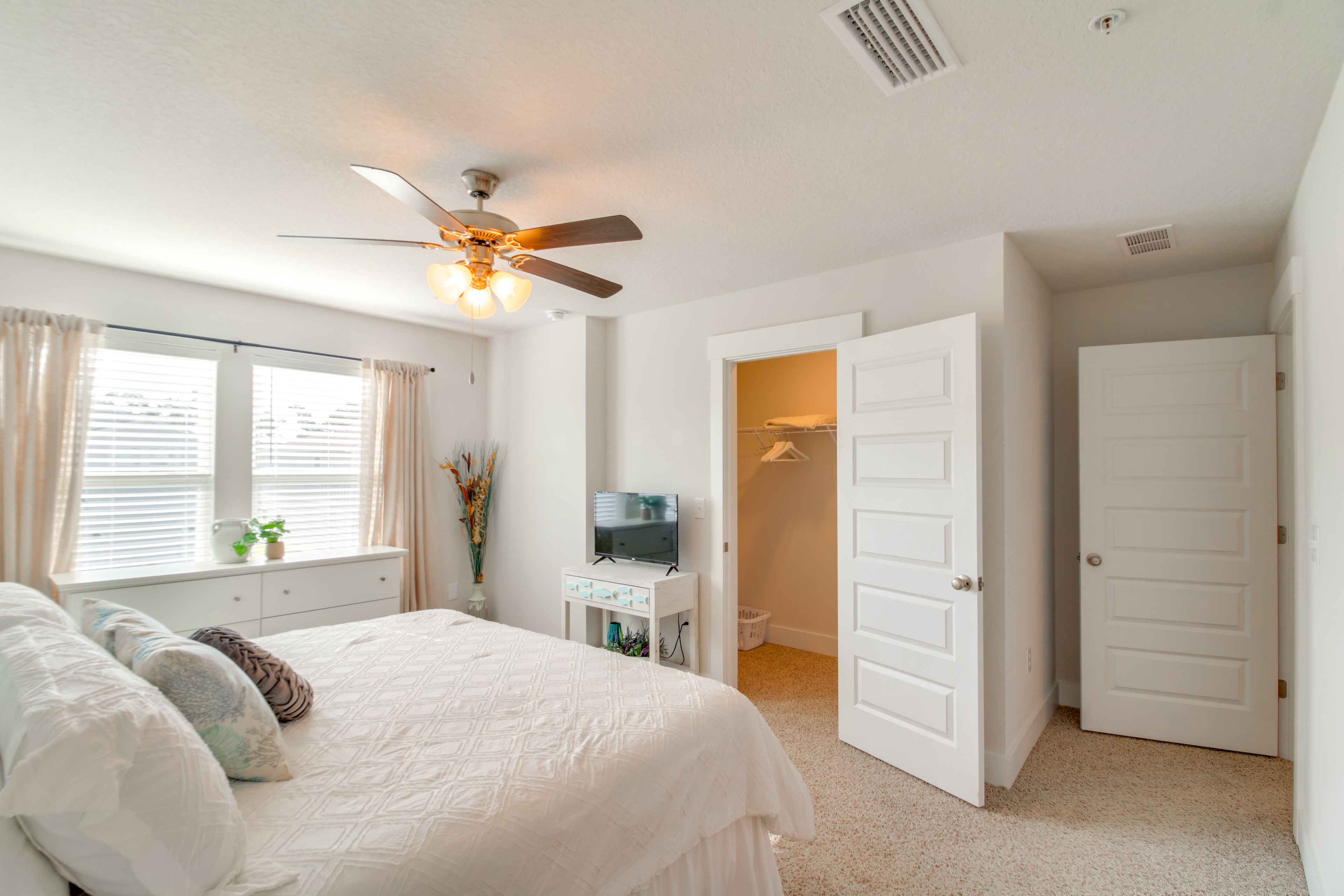 Pensacola Retreat w/ Pool Access, 20 Mi to Beach