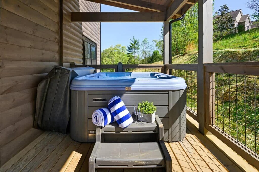 Private hot tub on the back porch