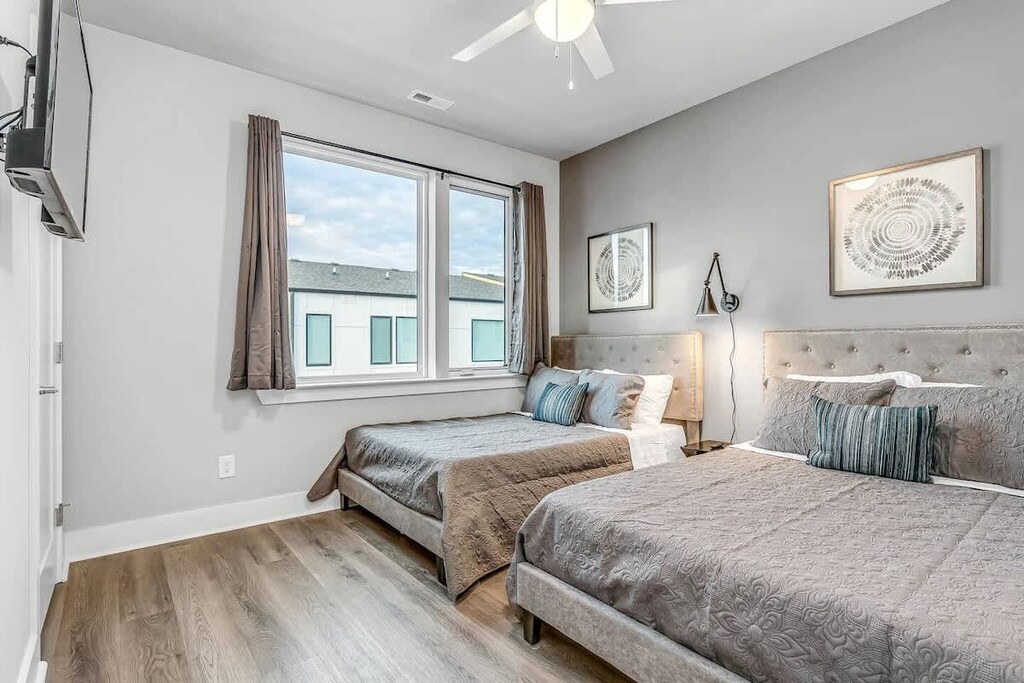 Bedroom 4 - 2 Full beds with private attached full bath