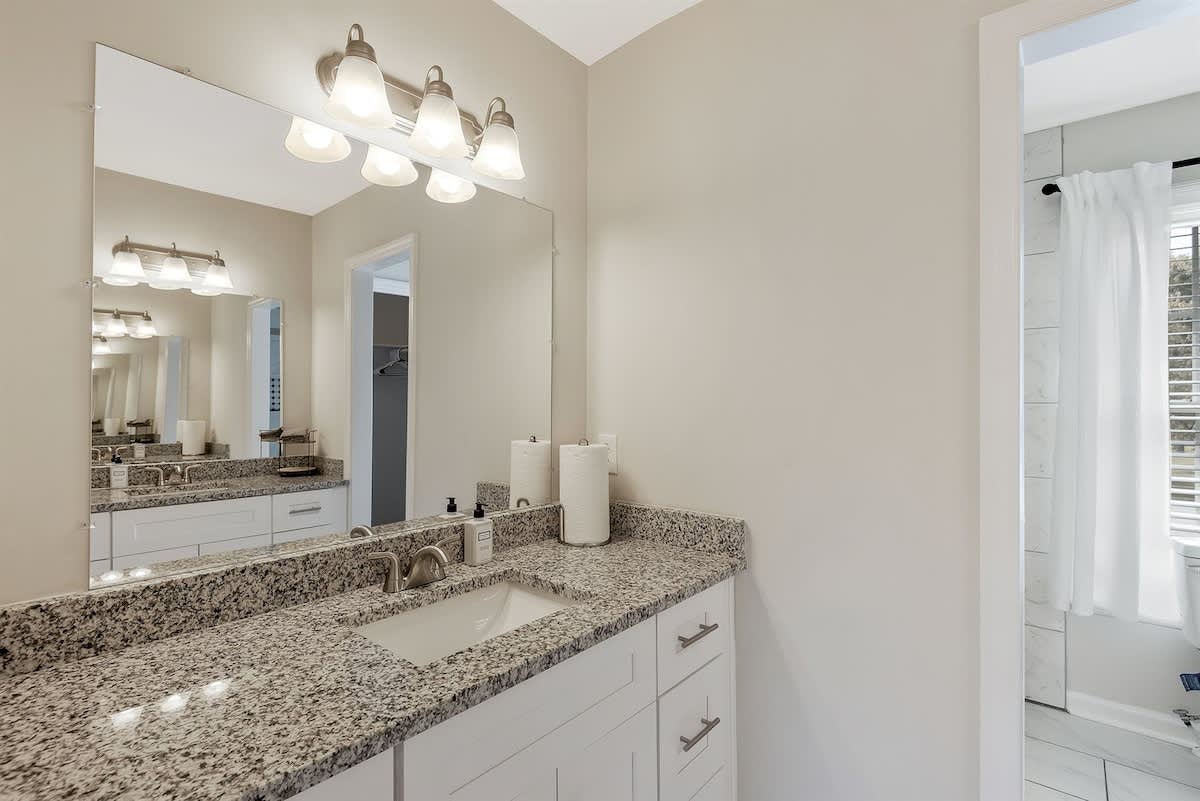 Private full master bathroom retreat