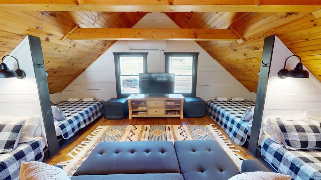 Bedroom 3 - Loft. 4 Queen Beds and Twin Sofa Bed.