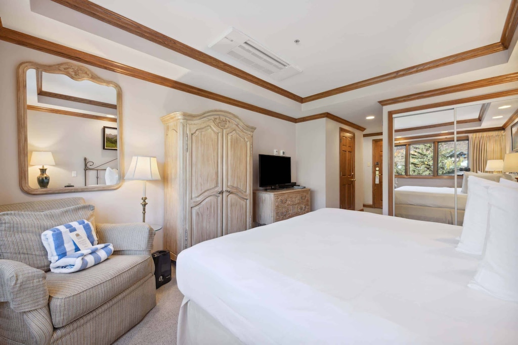 lodgetower-382-6586_54074756988_o