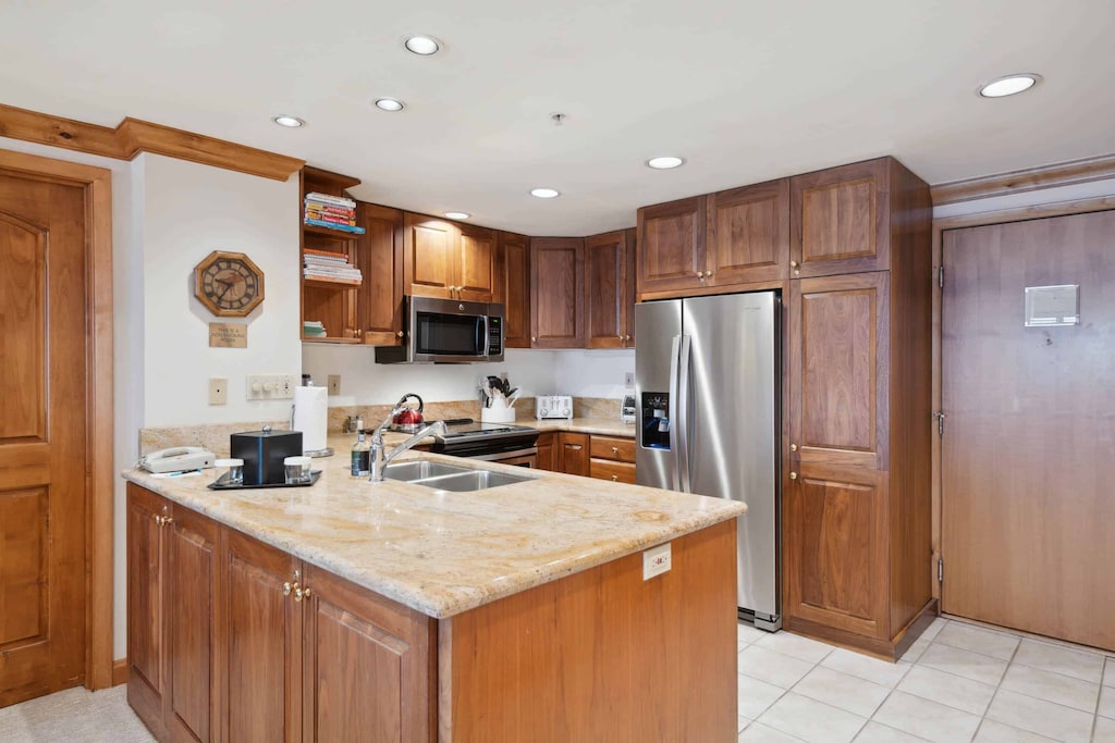 lodgetower-686-8076_53375479310_o