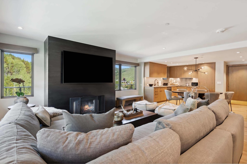 lodgetower-699--6797_53824743487_o