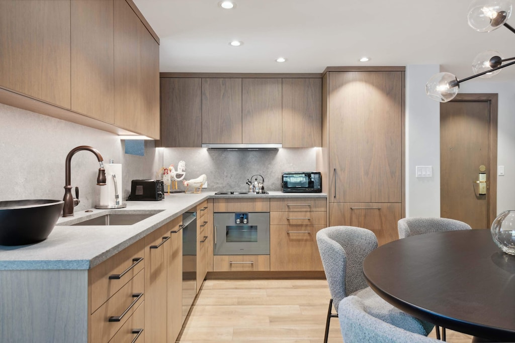 lodgetower-699--6822_53825663341_o