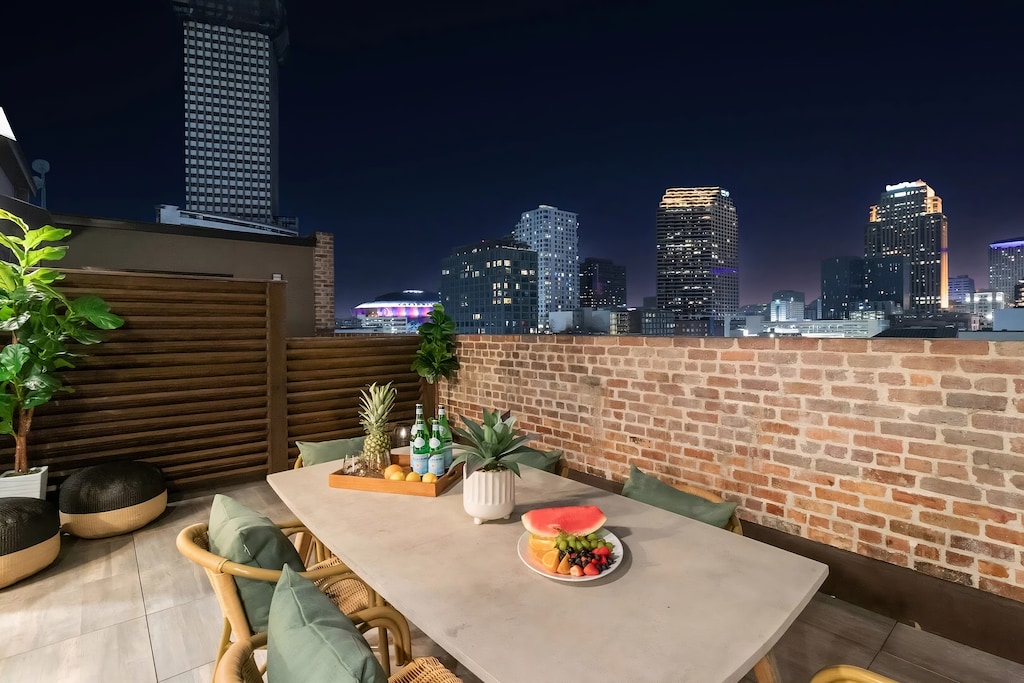 Private Outdoor Terrace With Direct Access from Living Area.