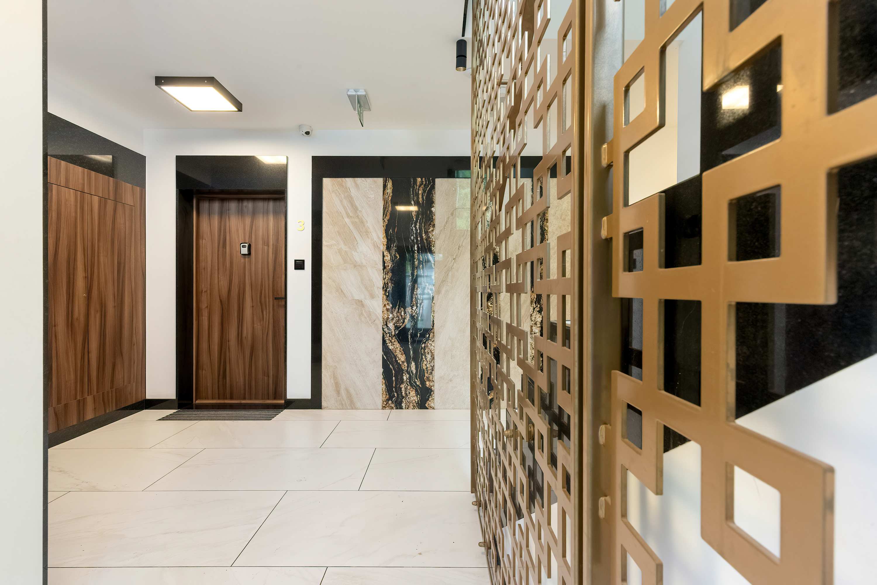 Elegant apartment and modern finishes.