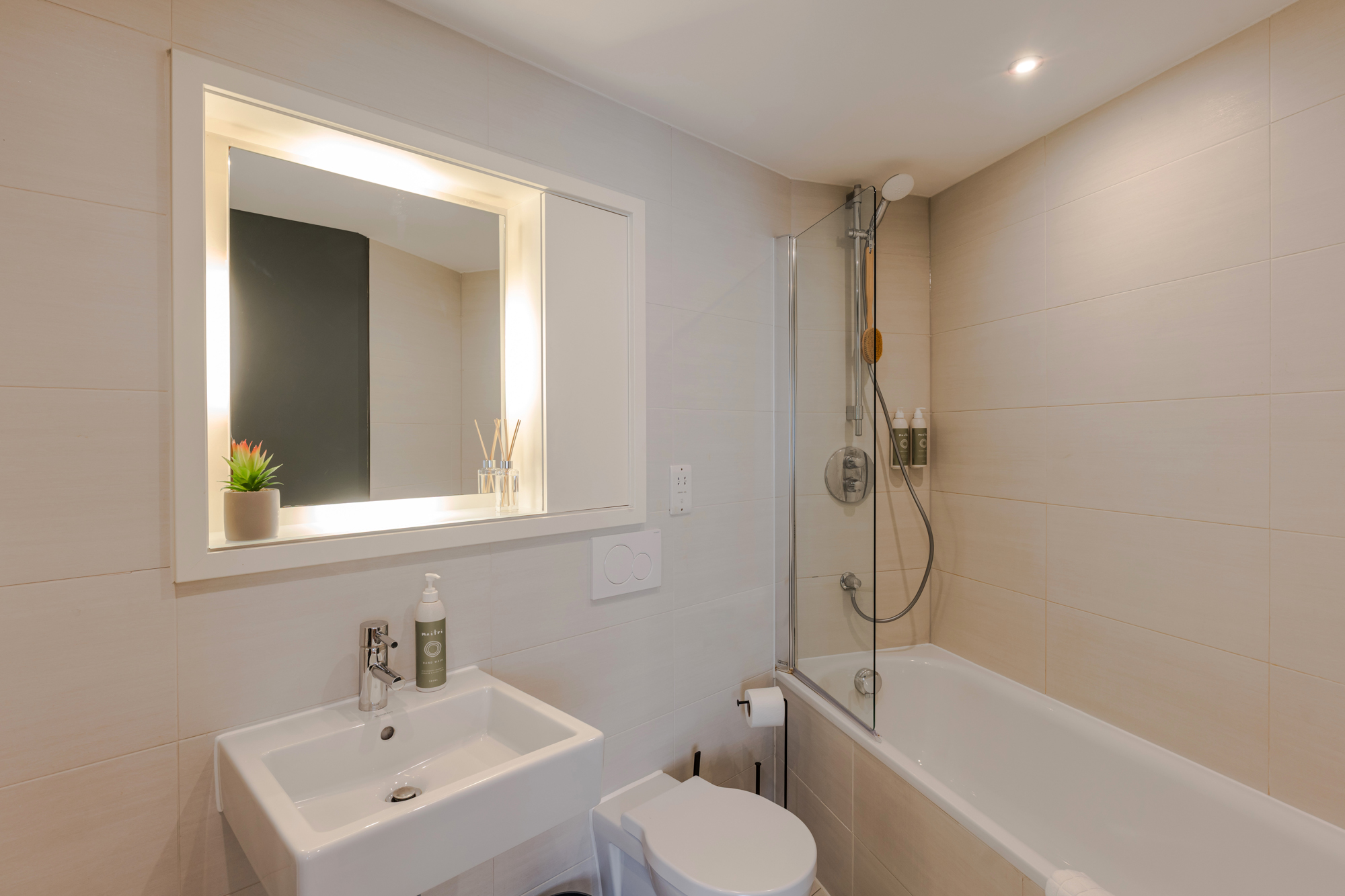 City of London | 1 Bed Executive Apartment (L)