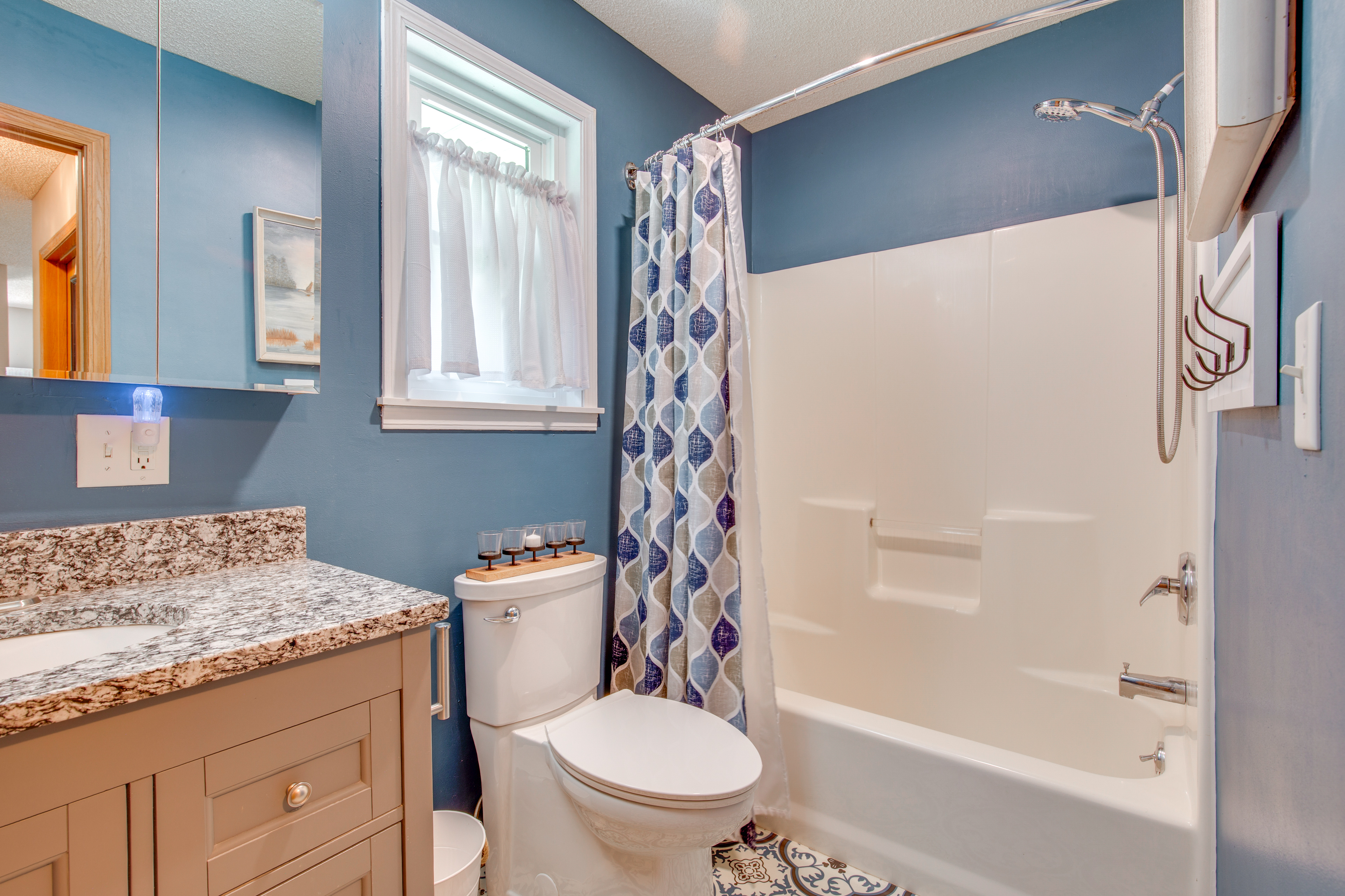 ~ 1 Mi to Shopping & Dining: Quiet St Joseph Home