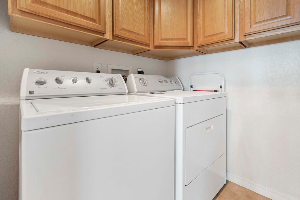 Full washer/dryer off the kitchen