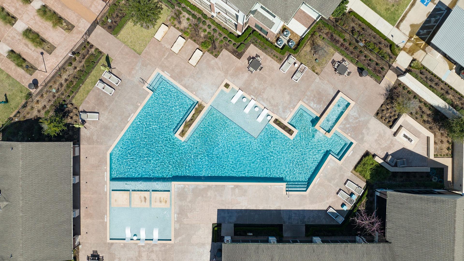 Stunning 1BD, Courtyard, Clubhouse Stunning 1BD, Courtyard, Clubhouse