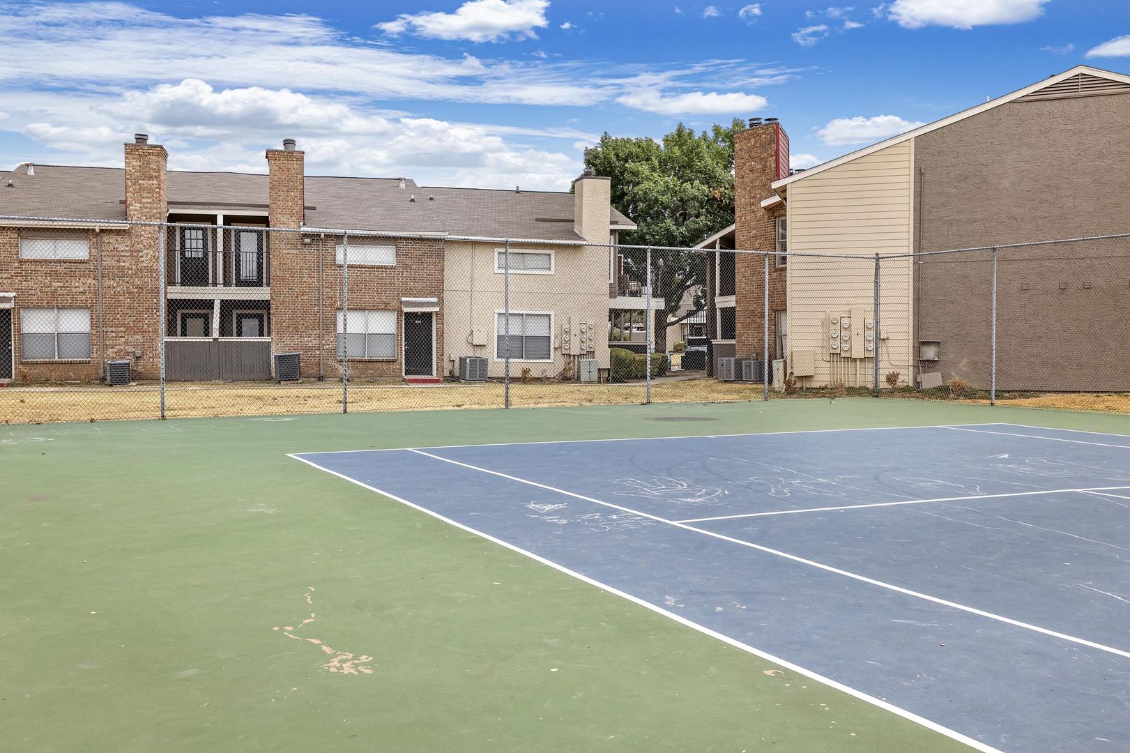 Spectacular 1BD, Gym, Courtyard Spectacular 1BD, Gym, Courtyard