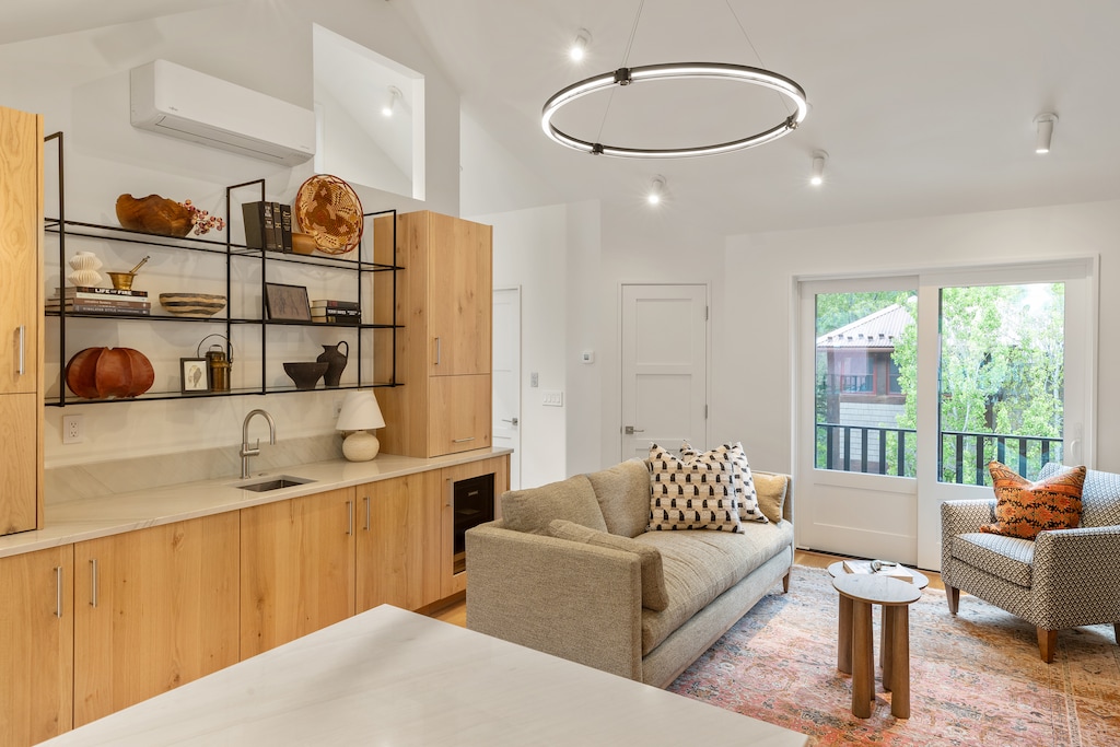 1.04-living-room-mears-b-telluride (10)