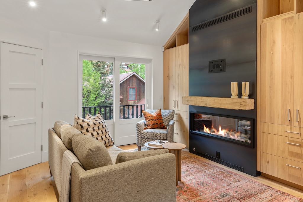 1.01-living-room-mears-b-telluride (14)