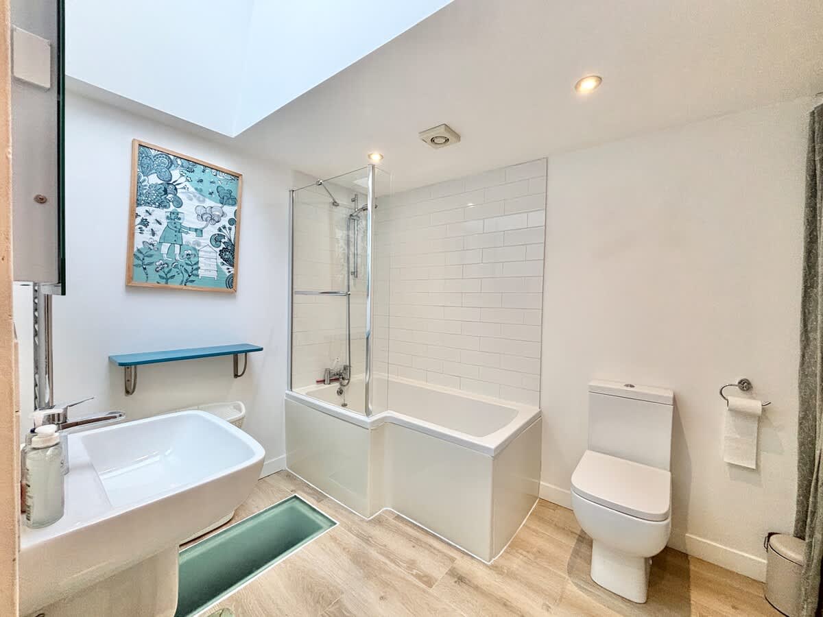 Whirlygig Cottage, near to Penzance Harbour