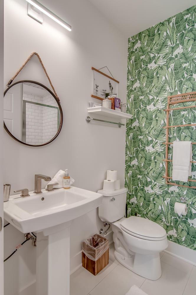 Aloha Nashville-large-008-013 - 107-665x1000-72dpi