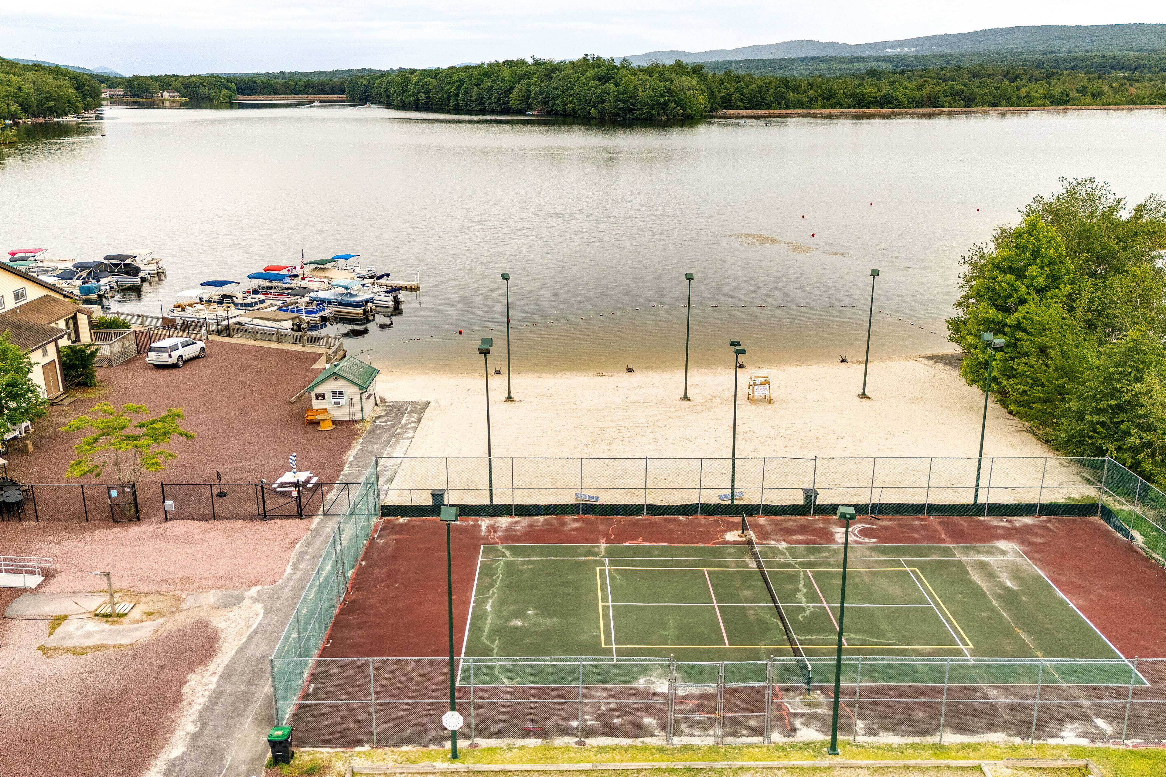 Beech Mt Lakefront Gem! Hot Tub, Kayaks, Billiards
