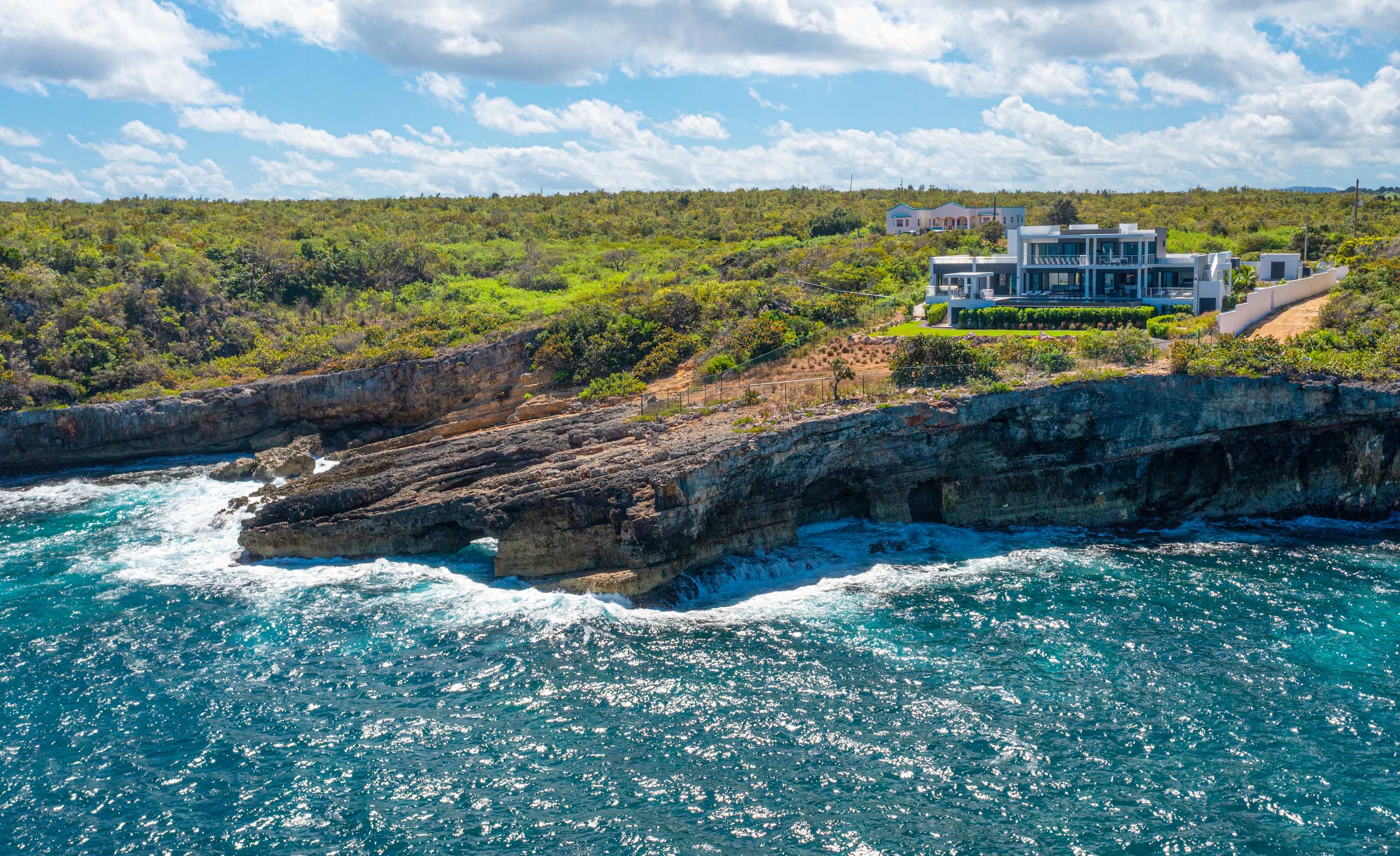 Modern Cliffside Villa with Private Pool