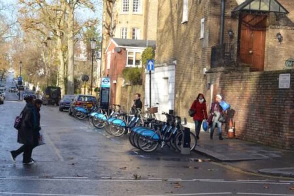 Rental bikes are 1 min away from the flat