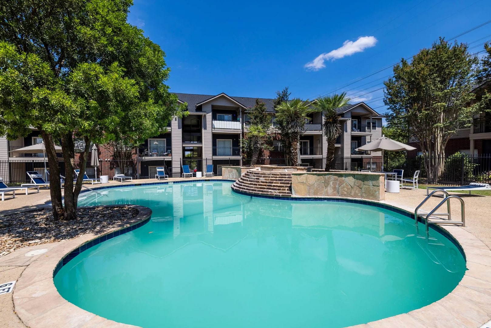 Modern 1BD, Gym, Clubhouse Modern 1BD, Gym, Clubhouse