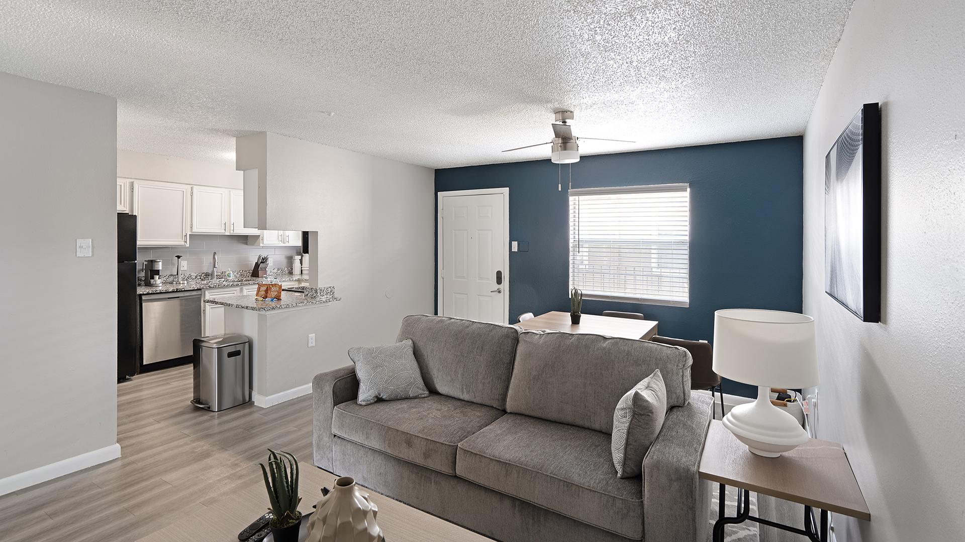 Stylish 2BD, Clubhouse, Pool