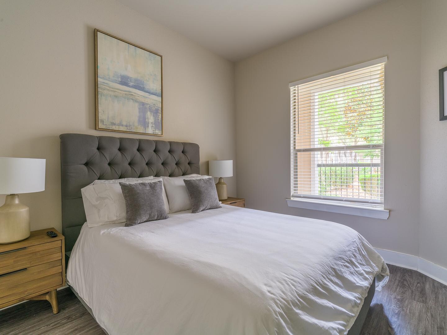 Beautiful 2BD, Gym, Pool