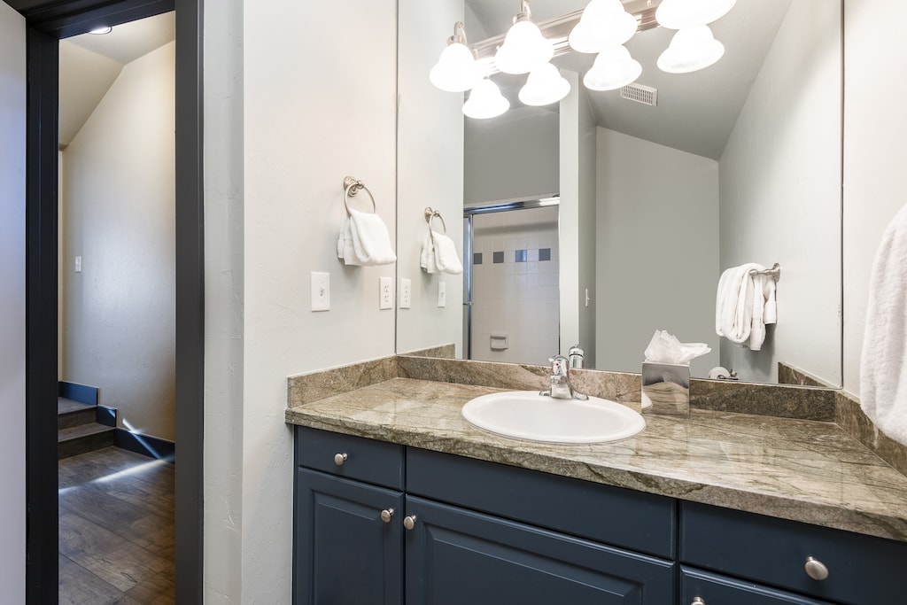 Full bathroom for the main bedroom on the upper level