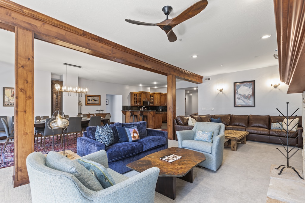 The Town Pointe B304 condominium is the perfect location to ski-in/out to Town Lift and walk to Historic Main Street - Park City, Utah.