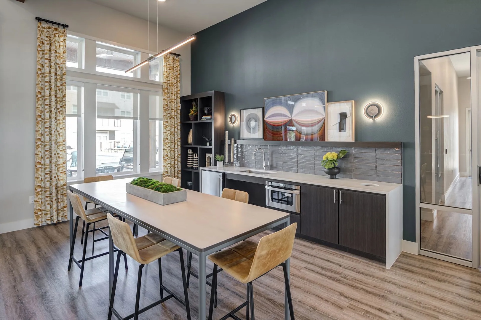 Incredible 2BD, Gym, Clubhouse Incredible 2BD, Gym, Clubhouse