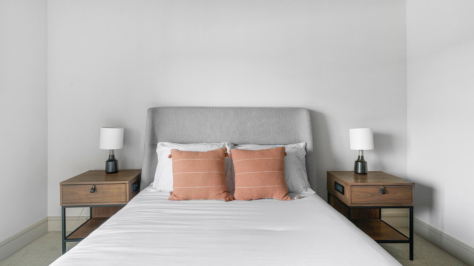 Chic 2BD, Pool, Tennis Court