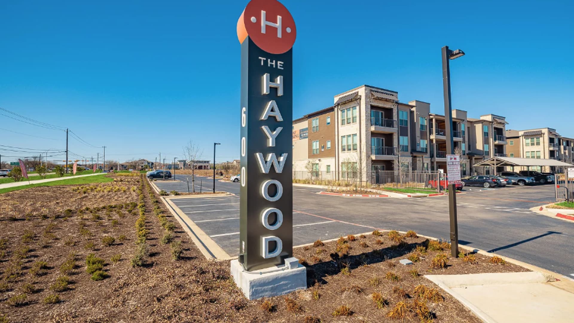 Stunning 2BD, Yoga Studio, Gym Stunning 2BD, Yoga Studio, Gym