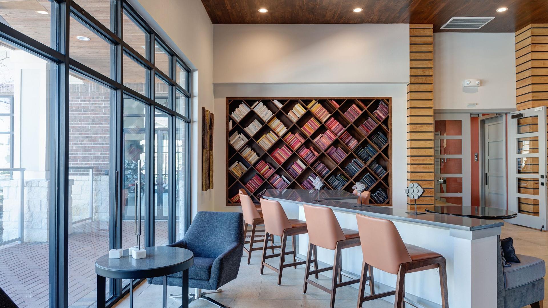 Modern 1BD, Pool, Courtyard Modern 1BD, Pool, Courtyard