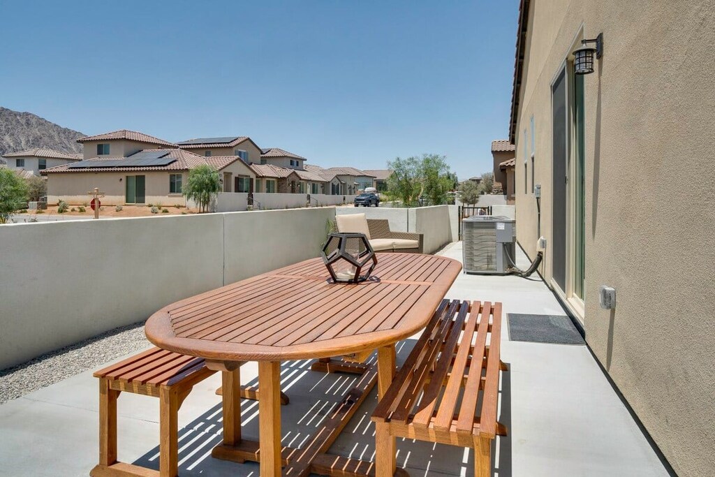 Outside Sitting Area