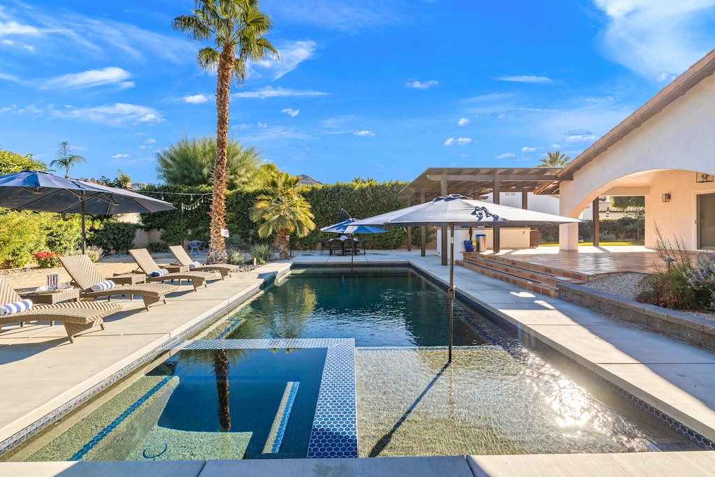 Welcome to Casa Paloma!
