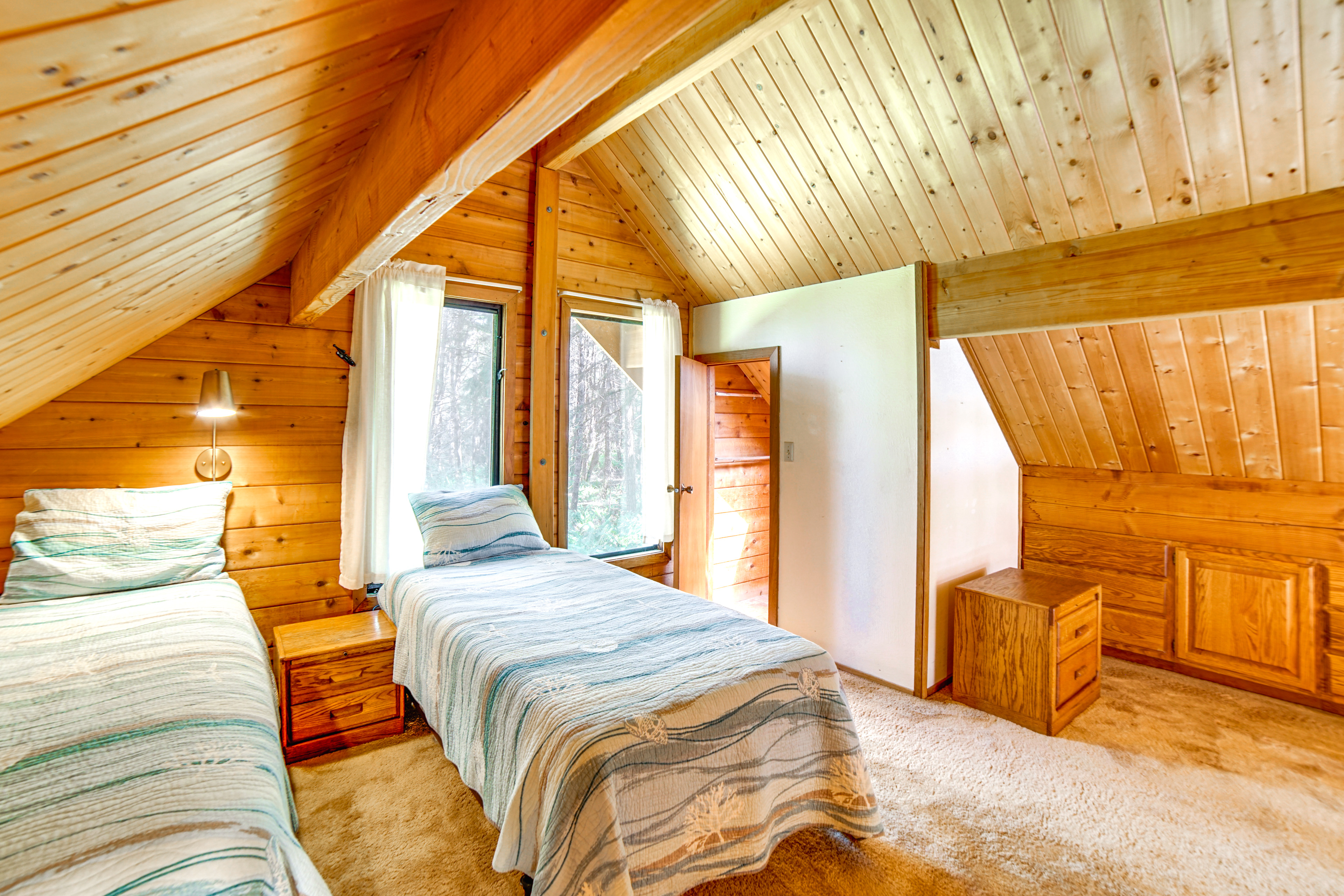 Hot Tub, 1 Mi to Beach: 12-Acre Fort Bragg Cabin!