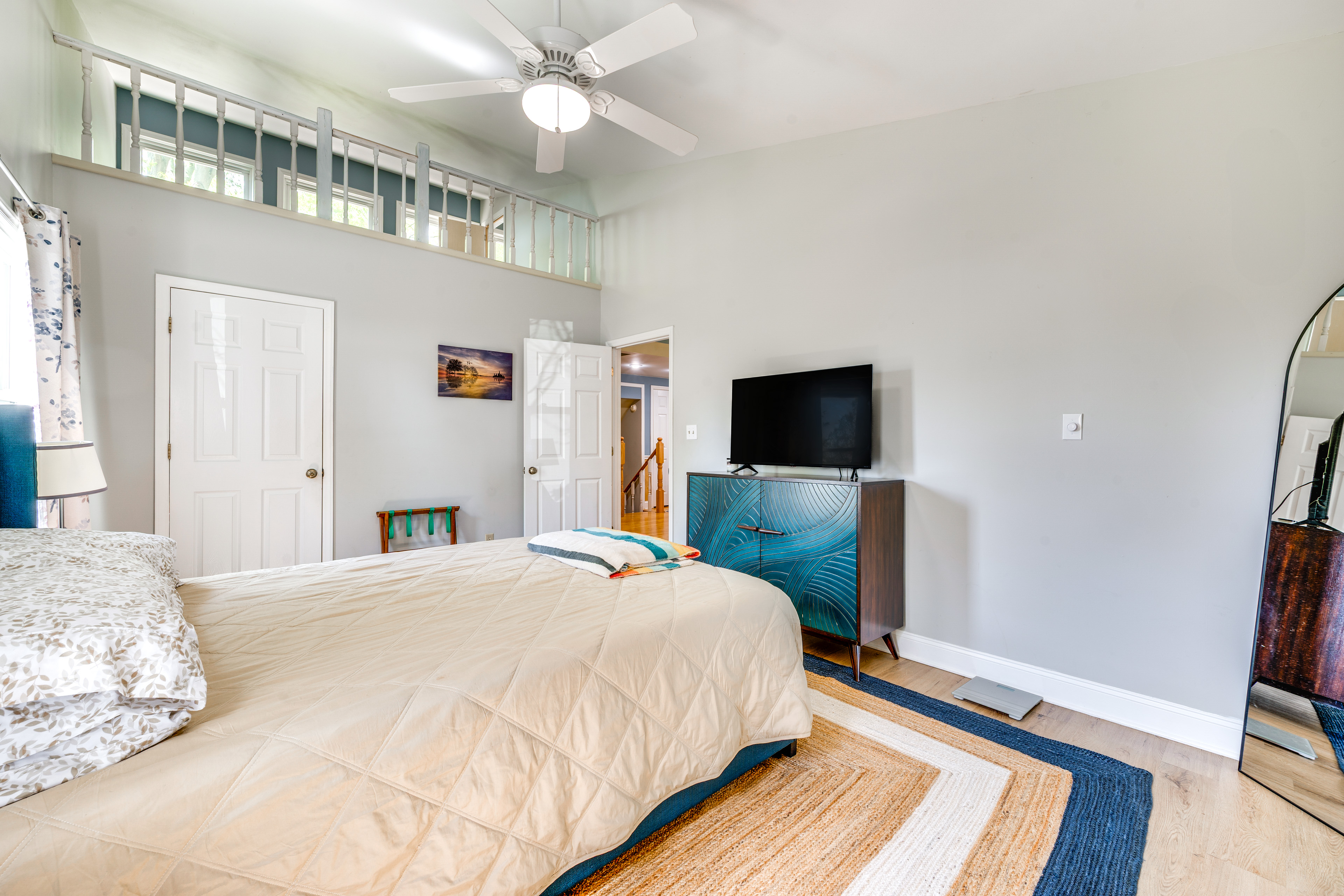 14 Mi to Childress Vineyards: Scenic Fall Retreat