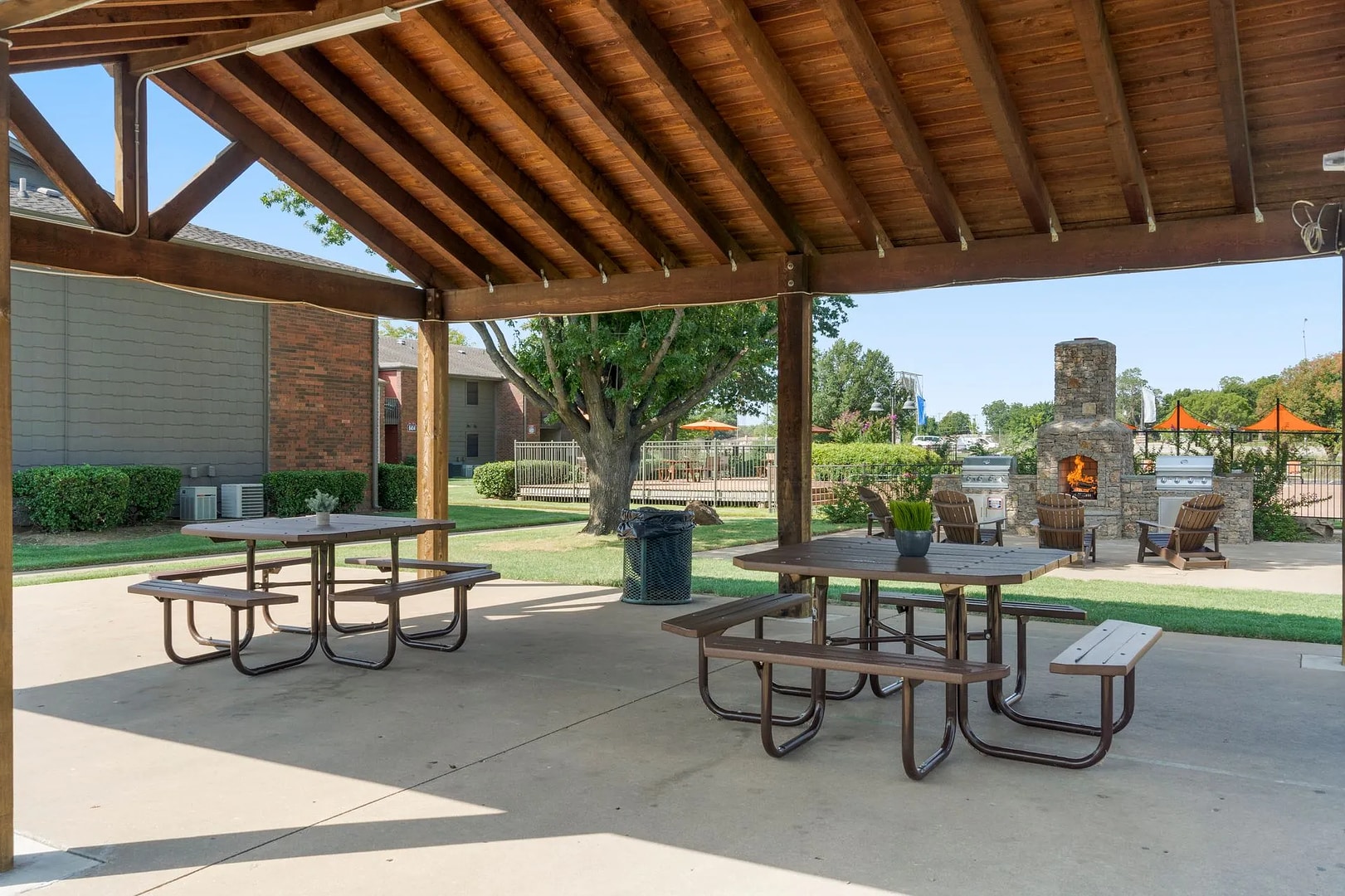 Echo Trail Apartments - 2 Bedrooms i...