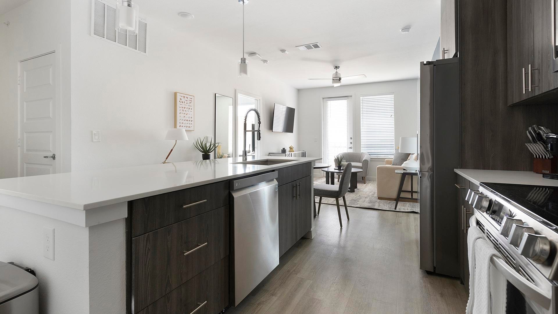 Modern 2BD, Clubhouse, Pool