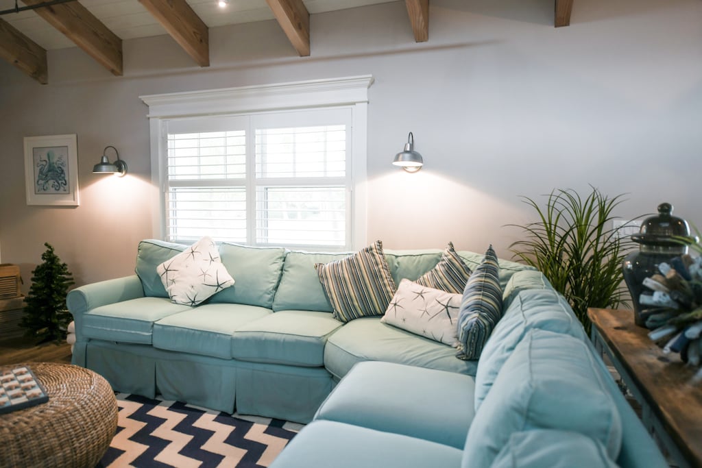 Indoor Sofa Space - AMI Locals