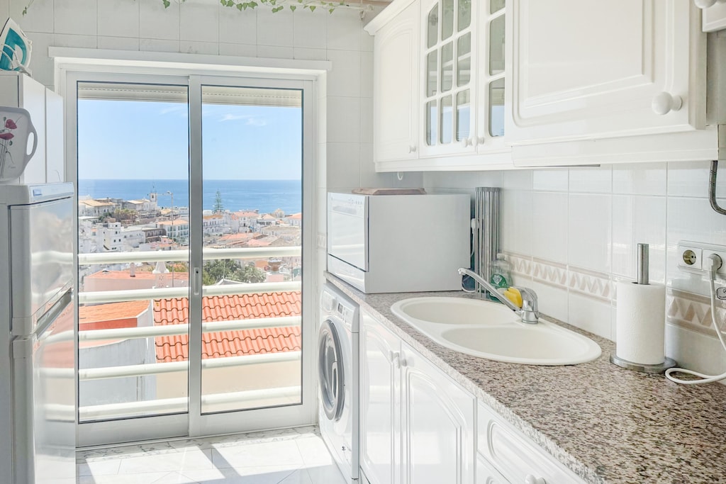 Bright and functional kitchen space