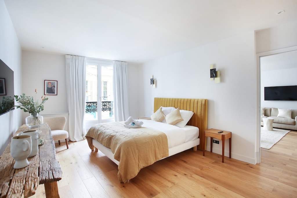 Chambre 1 avec salle de douchait WC