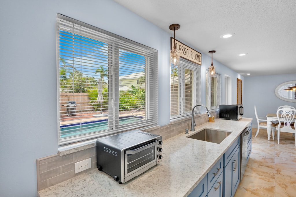 Fully equipped kitchen