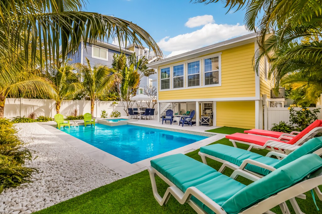 Large Private Heated Pool and Spa