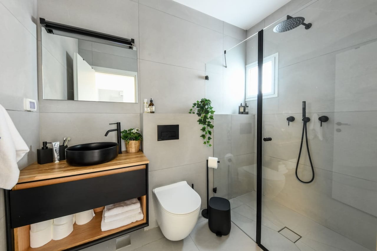 Ramat Hasharon Chic Peaceful Stay