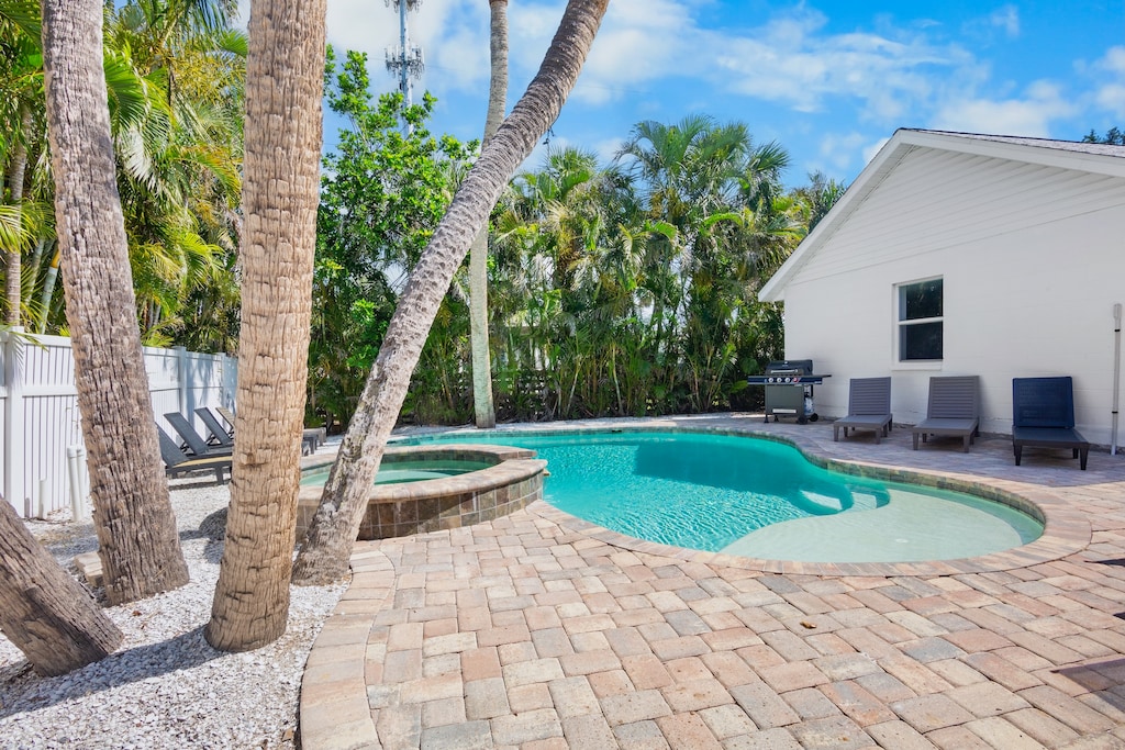 Private Pool and Spa