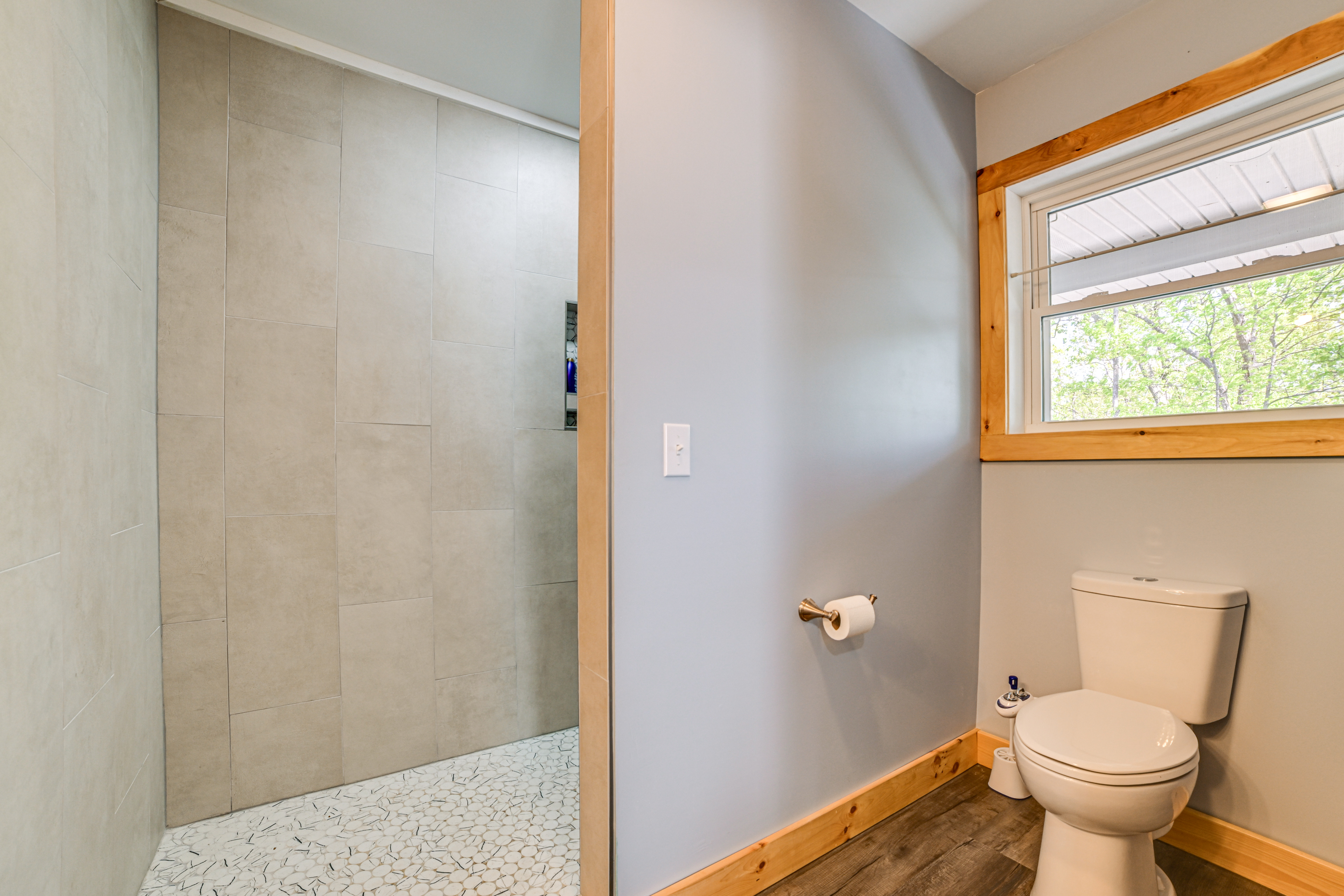 Game Room & Screened Porch: Kentucky Lake Retreat!