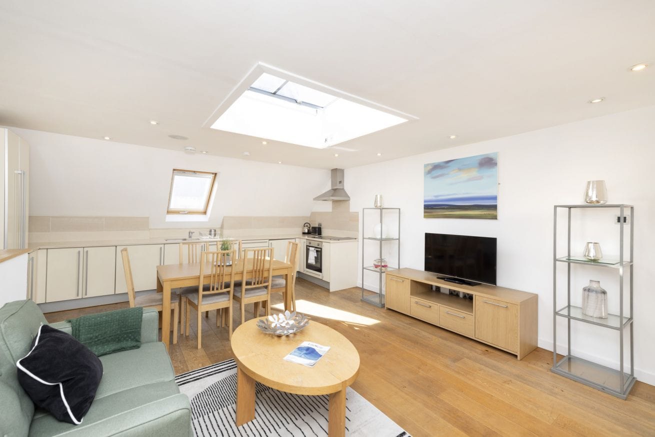 Splendid Flat near Edinburgh Castle Splendid Flat near Edinburgh Castle