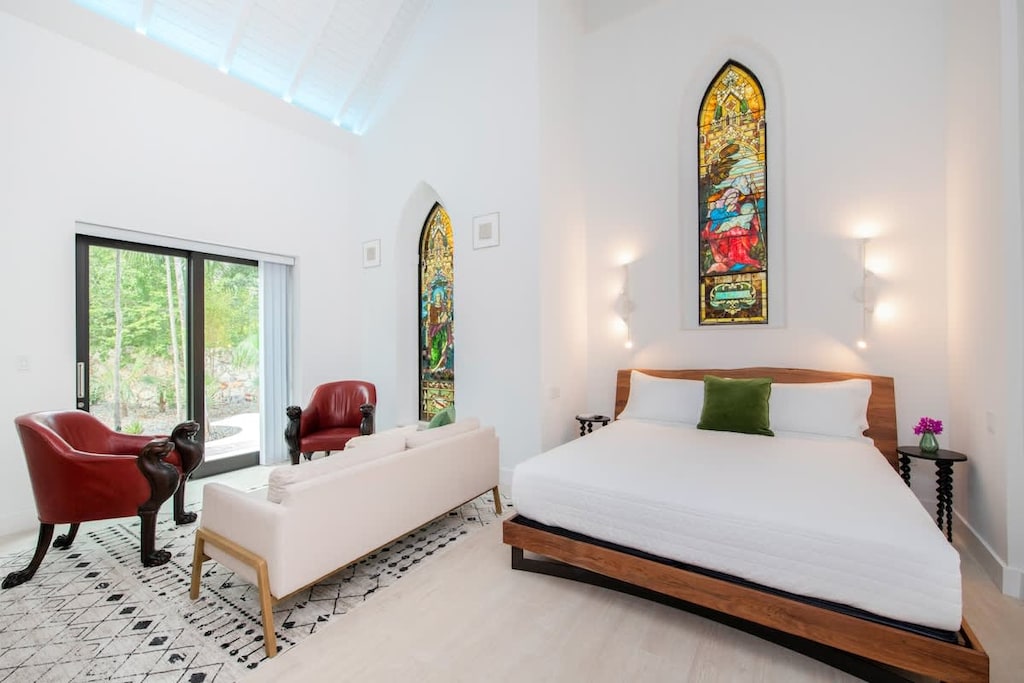 Mastic Chapel Primary Suite