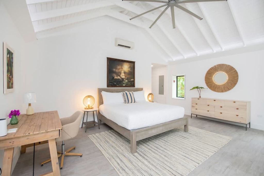 Mastic Cana Cottage Primary Bedroom